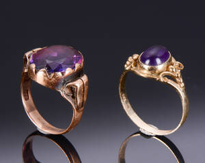 To vintageringe af guld med syntetisk safir og ametyst 2