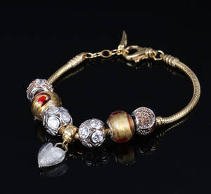 Bacio, Italien. Armbånd med 7 charms, sterlingsølv Denne vare er sat til omsalg under nyt varenummer 4127266