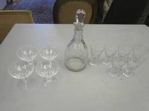 Glasservisdelarkaraff