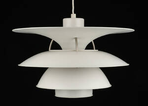 Poul Henningsen for Louis Poulsen. Charlottenborg pendel