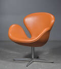 Arne Jacobsen. Lounge stol, model 3320 Svanen i cognacfarvet læder 