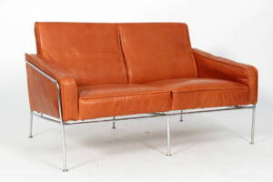 Arne Jacobsen. To-pers. lufthavnssofa, model 3302