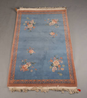 Kinesisk tæppe. Uld på båmuld. 192 x 125 cm