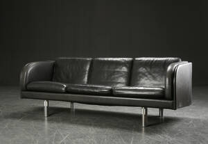 Jørgen Gammelgaard. Tre-pers. sofa, sort læder