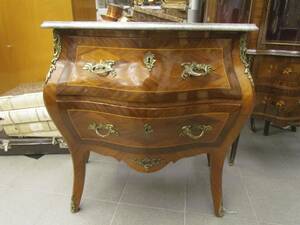 Byrå, med stenskiva