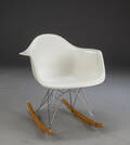 Charles Eames. Gyngestol model RAR