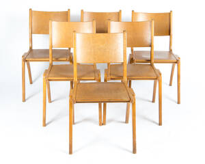 Satz Stapelstühle, Holz 6