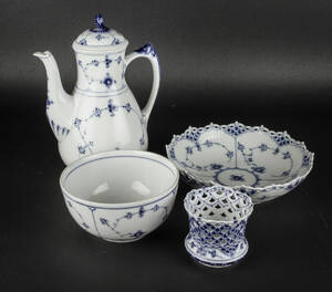 Royal Copenhagen  Bing  Grøndahl. Samling musselmalet porcelæn 4