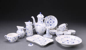 Musselmalet kaffestel af porcelæn fra Royal Copenhagen 27