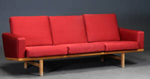 H. J. Wegner. Tre-personers sofa af eg, model GE-2363