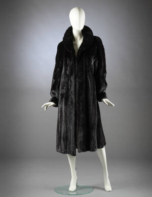 Pelsfrakke af scanblack mink, str. 38