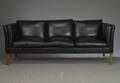 Dansk Møbelproducent. Trepers sofa, sort anelin læder