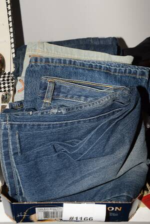 Nya jeans, ej använda