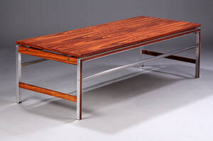 Dansk møbelproducent. Sofabord af riopalisander og stål