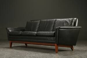 Tre-personers sofa, sort læder med stel af palisander