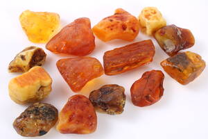 Dansk rav. Samling ravstykker, ca 218 gram. 14 Denne vare er sat til omsalg under nyt varenummer 4219222