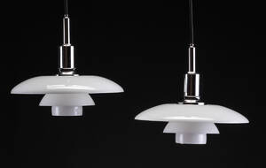 Poul Henningsen. Par PH 32 pendler, opalglas 2