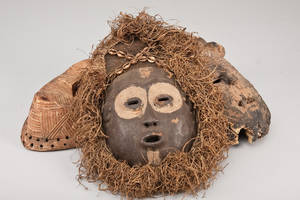 Africana, masker af træ og plantefiber 3