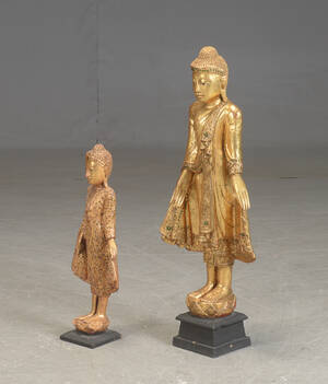 Et par stående Buddha figurer, 1900 tallet. 2 