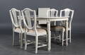 Hepplewhite ovalt spisebord samt fire stole. 6 