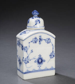 Royal Copenhagen. Musselmalet Tedåse af porcelæn