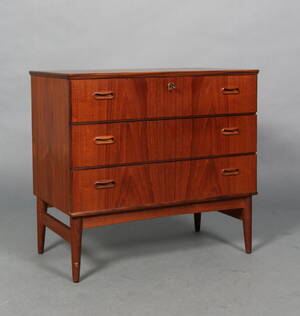 Dansk møbelproducent. Kommode af teak, ca. 1960erne