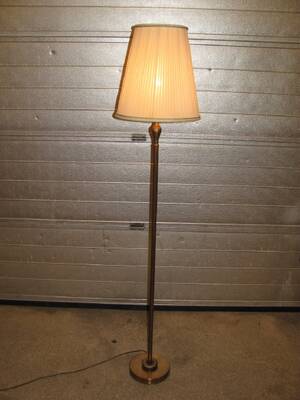 GOLVLAMPA, MÄSSING
