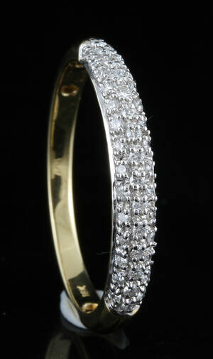 18kt diamond ring.