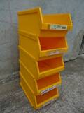 5st Stapelbara Plastbackar
