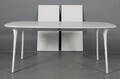 Fredericia FurnitureFurnId. Spisebord, model MELT m udtræk og to tillægsplader. 3