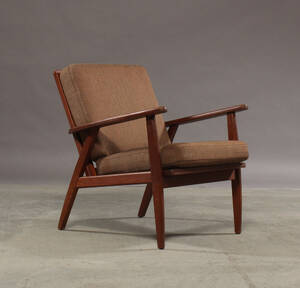 Dansk møbelproducent. Lænestol, teaktræ
