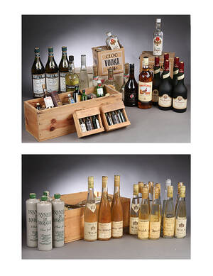 En større samling diverse spiritousa m.m. fra privat vinkælder