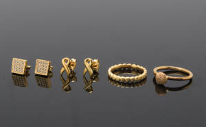 Christina Watches, 2 ringe samt 2 par ørestikker, str. 55