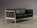 Tre-pers. sofa, sort læder Denne vare er sat til omsalg under nyt varenummer 4029855