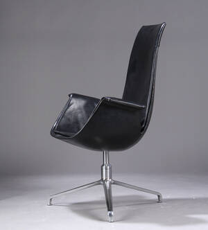 Preben Fabricius og Jørgen Kastholm. Tulip loungestol, model FK 6725, sort læder
