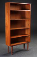 Dansk møbelproducent. Reol fineret med teaktræ,