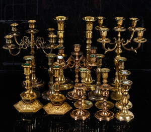 Samling kandelabrar och ljusstakar, mässing, 18001900-tal 17