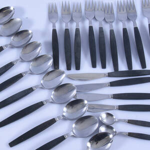 BESTICK i rostfritt stål och bakelit, 18-delar.
