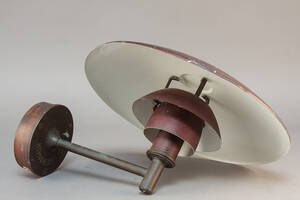 Poul Henningsen. Udendørs væglampe 