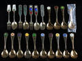 Georg Jensen. Samling juleskeer og teskeer af forgyldt sølv 21
