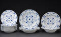 Royal Copenhagen. Musselmalet. Helblonde service af porcelæn. 13 