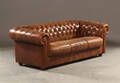 Chesterfield stil sofa. Tre-pers. 