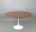 Eero Saarinen, Esstisch aus der Tulip Serie in Palisander für Knoll International
