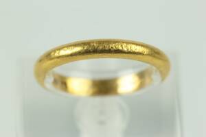 RING, slät, guld, 23 k, ca 6,4 g