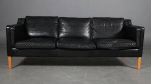 Stouby. Trepers. sofa, model Eva i sort læder.