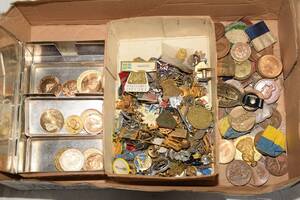 Medaljer, pins, mm
