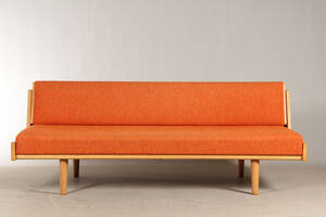 Hans. J. Wegner. Briks  sovesofa, stel af egetræ  