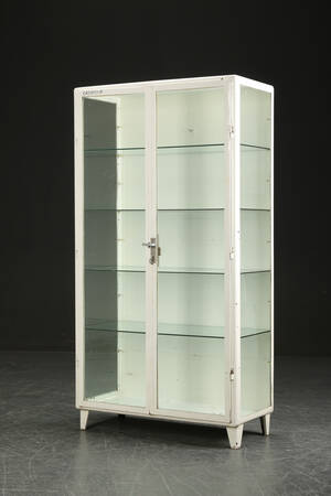 Vitrine-tandlægeskab, metal og glas, 1950erne