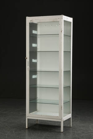Vitrine-tandlægeskab, metal og glas, 1950erne