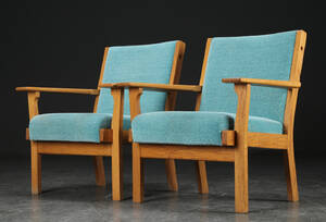 Hans. J. Wegner. Par lænestole af egetræ 2